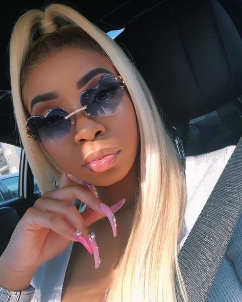 Cartier Glasses Women, Cartier Glasses, Sunglasses For Your Face Shape, Glasses Woman, Long Fingernails, Woman Outfit, Shady Lady, Sew Ins, Platinum Hair