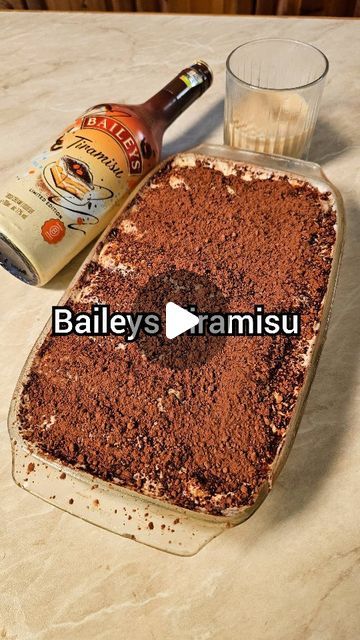 Tiramisu Baileys, Tiramisu Aesthetic, Baileys Tiramisu, Italian Desert, Italian Tiramisu, Boozy Desserts, Tiramisu Recipe, Cooking Hacks, Christmas Breakfast