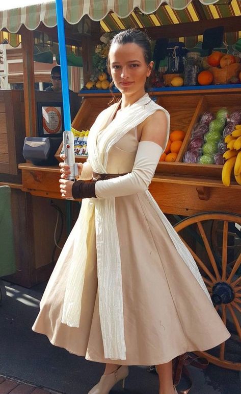 Dapper Disney Outfit, Isabella Cosplay, Didny Worl, Batuu Bounding, Dapper Day Disneyland, Camo Bedroom, Disneybounding Ideas, Dresses Cosplay, Disney Savings