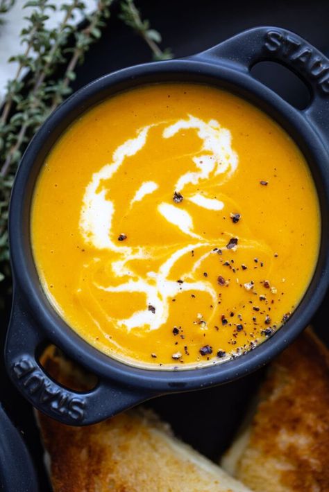 Butternut Soup, Butternut Squash Recipes Soup, Squash Soup Recipe, Roasted Butternut Squash Soup, Butternut Squash Recipes, Roasted Squash, Butternut Squash Soup, Squash Soup, Roasted Butternut