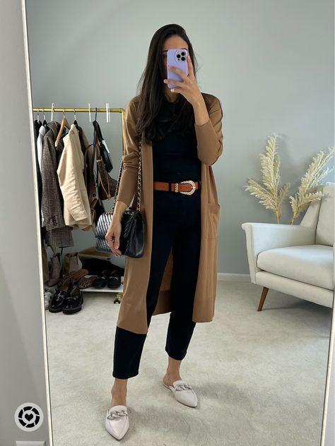 Long Tan Cardigan Outfit Work, Black Longline Cardigan Outfit, Fall Outfits With Mules, Tan Duster Cardigan Outfit, Brown Duster Cardigan Outfit, Business Casual With Cardigan, Fall Cardigan Outfits 2023, Long Tan Cardigan Outfit, Long Cardigan Outfit Work