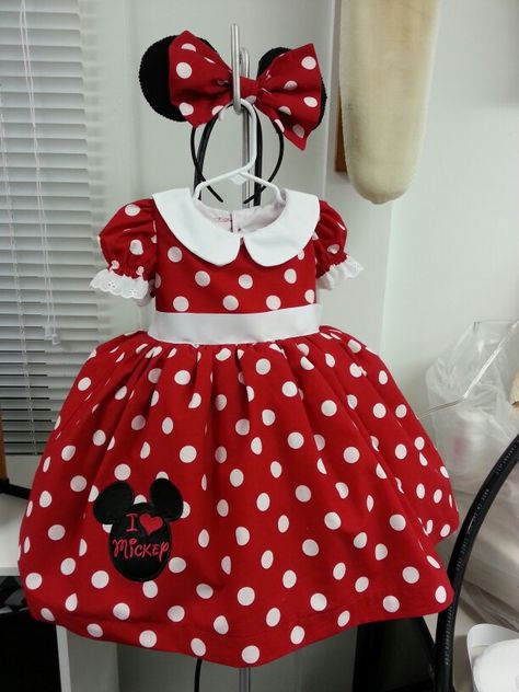 Dress Brokat Modern, Minnie Dress, Baby Birthday Dress, Minnie Mouse Birthday Party Decorations, Mickey Mouse Clubhouse Birthday Party, Minnie Mouse Girl, Baby Clothes Girl Dresses, Frock Patterns, Minnie Party