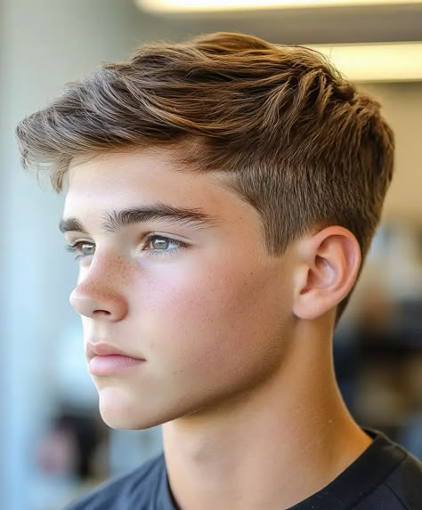 Caesar Cut Men, Popular Boys Haircuts, Popular Hairstyles For Men, Boys Hair Styles, Boy Hair Cuts, Young Men Haircuts, Teen Boy Haircut, Boy Haircuts Short