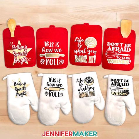 Learn how to apply HTV on Oven Mitts with JenniferMaker's tutorial! Christmas Day Countdown, Holiday Place Cards, Craft Organization Diy, Paper Flower Wall Art, Diy Sharpie Mug, Jennifer Maker, Door Mat Diy, Trending Crafts, Cricut Christmas Ideas