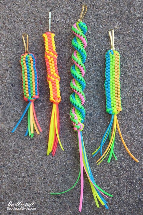 Plastic Cord Keychain, Boondoggle Patterns, Plastic Braided Keychain, Boon Dogel Mini Key Chains, How To Start A Boondoggle Keychain, Fishtail Macrame Keychain Diy, Calligraphy Practice Sheets Free, Macrame Fishtail Keychain Tutorial, Plastic Lace Crafts