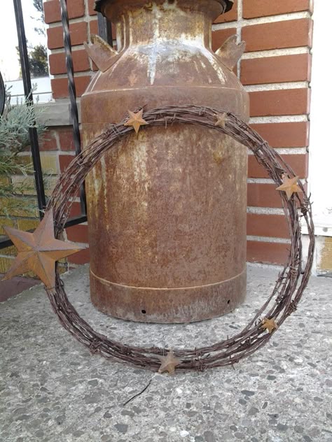 Barbed wire wreath I made last week for the garden<3 Barbed Wire Circle, Barbed Wire Decor, Barb Wire Crafts, Barbed Wire Wreath, Ideas Terraza, Barbed Wire Art, Old Milk Cans, Cowboy Crafts, Barb Wire