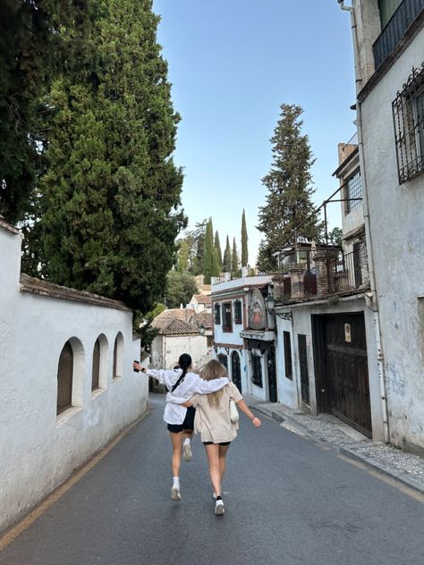 6am hike to viewpoint in granada spain Spain Student Aesthetic, Granada Spain Outfit, Spain Culture Aesthetic, Granada Spain Aesthetic, Granada Aesthetic, Study Abroad Spain, Summer Italy Aesthetic, Grenada Spain, Spain Life