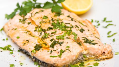 How to Poach Salmon Perfectly Every Time | Eat This Not That Delicious Salmon Recipes, Cooking Tricks, Poached Salmon, Classic Recipes, Cooking Salmon, Grilled Salmon, Classic Food, Salmon Recipes, Fish And Seafood