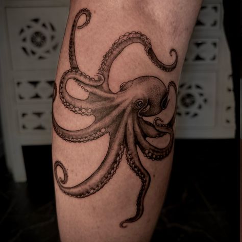 Octopuses are so fascinating! Did you know that they have three hearts? But what I like most about them is that they're all about adapting, outsmarting and moving with the flow. I loved tattooing this piece for Lisa. Do you have a particular animal that resonate with you? #octopustattoo #lismoretattoo #lismorecbd Octopus Elbow Tattoo, Elbow Tattoo, Elbow Tattoos, Three Hearts, Octopus Tattoo, Love Tattoos, Octopus, Did You Know, Tattoos