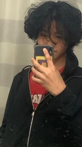 pfp boy/asian Asian Boys With Long Fluffy Hair, Asian Men Hairstyle Messy, Fluffy Hair Guys, Boys With Fluffy Hair, Boy Asian, Pfp Boy, Cute Guy Pics, Fine Guys, Boys With Curly Hair