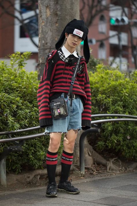 Tokyo Street Style Men, Tokyo Fashion Men, Harajuku Style Outfits, Harajuku Fashion Men, Street Style Jacket, Japanese Mens Fashion, Punk Street Style, Japan Fashion Street, Tokyo Fashion Week