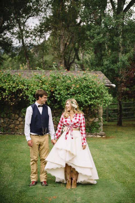 The final look: Whimsical Western Wedding. Rivini Martini dress. Handmade flannel bolero. Pink WY Cowboys Boots. Photo: Preston Utley Flannel Wedding Dress, Cowgirl Wedding Dresses, 15 Wedding Anniversary, Cowboy Wedding Dress, Country Wedding Outfits, Wedding Anniversary Celebration Ideas, Supernatural Wedding, Plaid Wedding Dress, Lumberjack Wedding