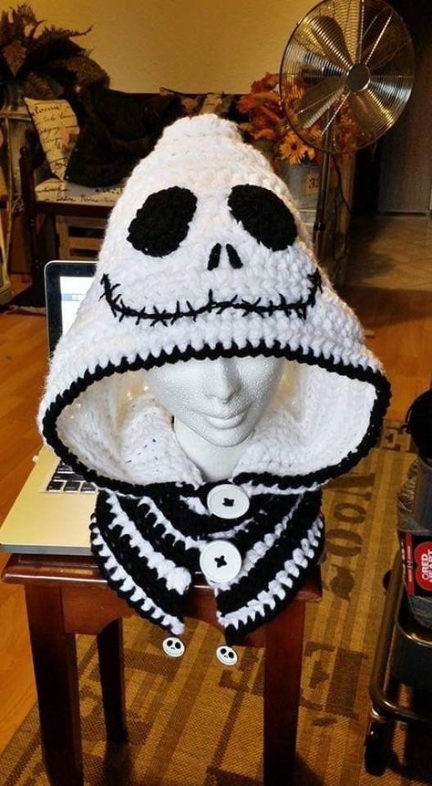 Crochet Halloween Costume, Crochet Skull, Halloween Crochet Patterns, Kawaii Crochet, Crochet Design Pattern, Crochet Fashion Patterns, Fun Crochet Projects, Halloween Crochet, Diy Crochet Projects