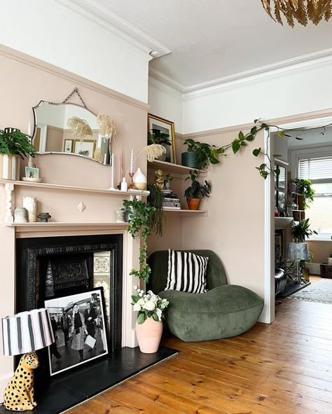 Laura | Leopard Print Stairs on Instagram: "This wall colour receives a lot of interest on here - and rightly so. More putty-ish than outright pink, its called Setting Plaster by @farrowandball and manages to be both bright yet cosy. The room is east facing and the colour alters through the course of the day, from a soft blush to a golden peachy beige. Even better, it provides a perfect backdrop to our houseplant collection, and is just as effective teamed with classic neutrals as it is with b Pink Living Room Walls, Blush Living Room, Setting Plaster, Victorian Living Room, Wall Colour, Fireplace Mantel Decor, Living Room Decor Fireplace, Pink Living Room, Cosy Living Room