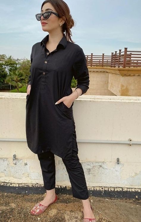 Trendy Shirt Designs, Pakistani Fashion Casual, Casual Indian Fashion, Kurti Neck, Stylish Short Dresses, Pakistani Fashion Party Wear, Kurti Design, Casual Wear Dress, Dress Design Patterns