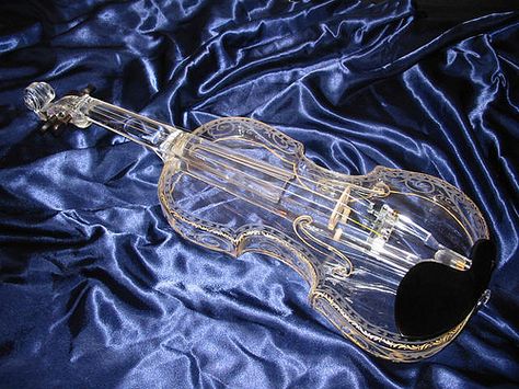 glass violin in blue by Sean Turvey, via Flickr Glass Violin, Cool Violins, Gloomy Coquette, Violin Art, Violin Design, Jazz Sheet Music, Instruments Art, Electric Violin, 밈 유머