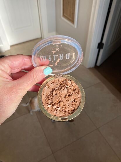 Ever wonder how to fix a broken powder compact? Well wonder no more! **scroll to the end for a short video on the process**It’s been a minute since I’ve checked in over here! Life has been busy as usual. Also, I’ve lacked motivation to start on any new projects so there’s that 🙂 I hope everyone had a wonderful Easter! I worked at the hospital for most of the day, but I was able to leave early and spend the afternoon with my kids, grandkids, and mom. We hung out at our house and ate s… Fix Broken Makeup, Broken Makeup, Top Hacks, Just Deal With It, Halloween Eye Makeup, Old Makeup, At The Hospital, Powder Compact, Bronzing Powder