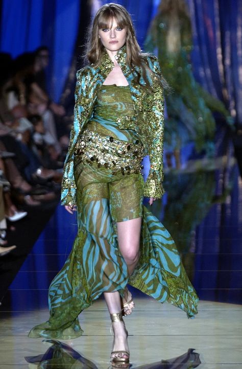 Elie Saab, Fall 2003 runway fashion ... 2000s fashion love .. Follow for more, I upload daily <3 Fashion 2000s, Ellie Saab, Elie Saab Fall, 1990's Fashion, Runway Dresses, Couture Week, 2000s Fashion, Elie Saab, Sheer Dress