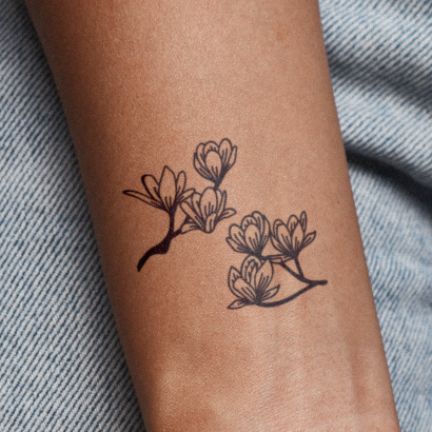 Best Flower Tattoos, Simple Lotus Flower Tattoo, Continuous Line Tattoo, Soft Tattoo, Lotr Tattoo, Magnolia Tattoo, Tattoo Signs, Latest Tattoos, Sketch Tattoo Design