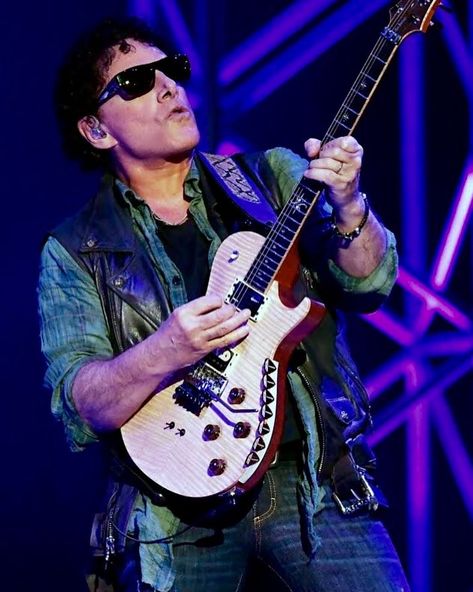 @journeymusicofficial shared a photo on Instagram: “See you All tomorrow Honolulu for our last show. #thankyou for the last 2 Sold Out Shows. Mahalo 🌴@nealschon” • Feb 26, 2017 at 3:59am UTC Neal Schon, Journey Steve Perry, Steve Perry, Honolulu, Electric Guitar, A Photo, Musician, Music Instruments, Guitar