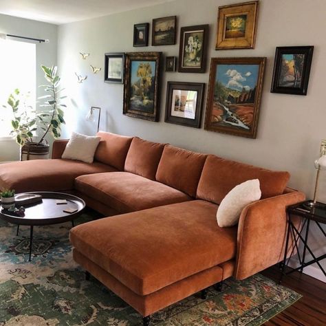 U Couch, Orange Leather Sofas, Dark Walls Living Room, Cozy Living Room Warm, Leather Couch Sectional, La Living, Custom Living Room, Beautiful Room Ideas, Couch Living Room