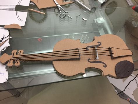 12 Ideas De violin B01 Diy Violin Craft, Cardboard Musical Instruments, Violin Craft, Diy Violin, Instrument Craft, Stem Crafts, Music Crafts, Cardboard Sculpture, Diy Musical Instruments