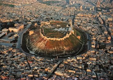 Aleppo City, Star Fort, Aleppo Syria, Ancient Egypt History, Damascus Syria, Arab Culture, Egypt History, Beautiful Castles, Historical Place