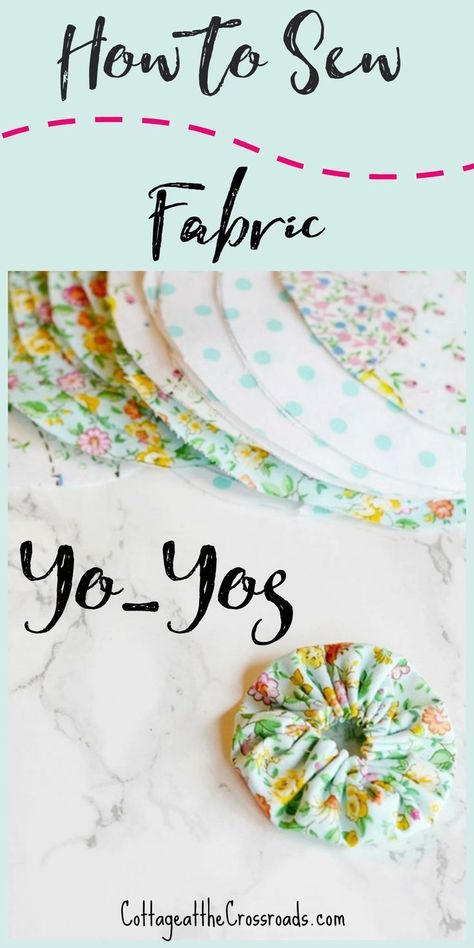 Yo Yo Quilt, Fabric Crafts Diy, Yo Yos, Fun Fabric, Beginner Sewing Projects Easy, Yo-yos, The Crossroads, Leftover Fabric, Fabric Christmas Ornaments