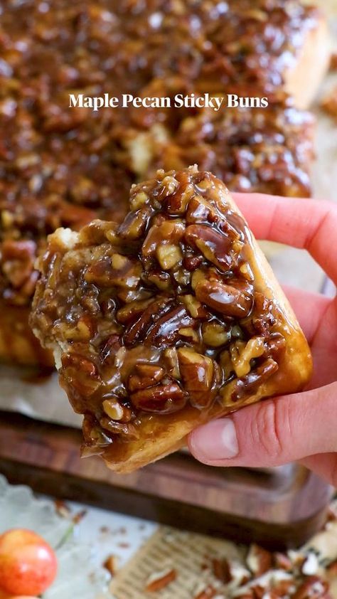 Maple pecan sticky buns, sticky bun recipes, holiday dessert ideas, holiday dessert recipes, easy cinnamon roll recipes, easy holiday desserts, the best sticky buns recipes, christmas morning recipes, christmas morning breakfast, christmas breakfast recipes, sweet breakfast recipes Roll Recipes Easy, Best Sticky Buns, Pecan Rolls Recipe, Maple Sticky Buns, Holiday Dessert Ideas, Sweet Breakfast Recipes, Homemade Sticky Buns, Christmas Breakfast Recipes, Easy Sticky Buns