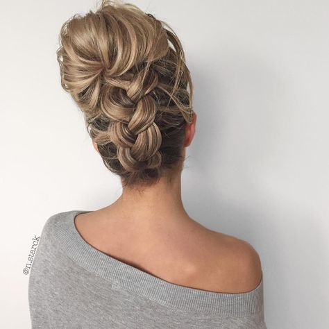 Side Curly Hairstyles, Corte Shag, Night Out Hairstyles, Messy Hairstyle, Upside Down Braid, Braid Updo, Night Recipes, Gorgeous Braids, Braid Inspiration