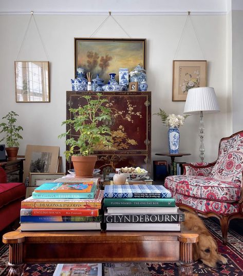 The Saturday 6 Traditional Sitting Room, Decoration Things, Oval Room Blue, Living Room Door, Wall Exterior, Maximalist Decor, Table Books, Love Your Home, Coffee Table Books