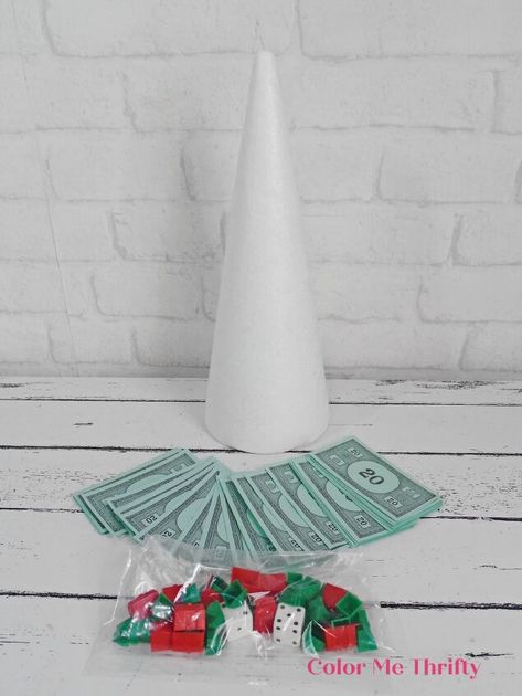 Board Game Christmas Tree, Christmas Monopoly, Monopoly Crafts, Money Christmas Tree, Rosette Ornaments, Christmas Tree Money, Monopoly Pieces, Monopoly Money, Reindeer Games