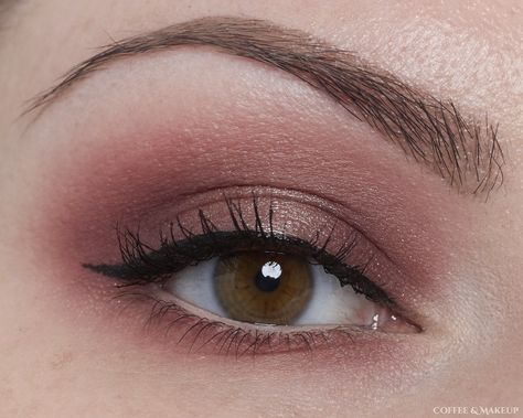 Burgundy Eyeshadow Looks, Benefit Roller Lash Mascara, Burgundy Background Aesthetic, Burgundy Eyeshadow, Roller Lash Mascara, Born This Way Concealer, Brow Palette, Cute Eyeshadow Looks, Single Eyeshadow