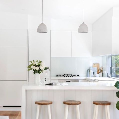 Provincial Home Living on Instagram: "We just love @everyday.home's beautiful, white, coastal kitchen featuring our Rye Stools. A simple kitchen stool with handy footrests, the natural oak tops give them a luxurious but casual feel and the choice of distressed white, black or oak means they'll l fit in anywhere. Find out more by tapping the link in our profile." Small Living Room With Dining Area, Scandi Dining Room, Small Living Room Decor Ideas, Modern Coastal Kitchen, Provincial Home Living, Scandi Kitchen, Coastal Kitchen Design, Provincial Home, Small Living Room Decor