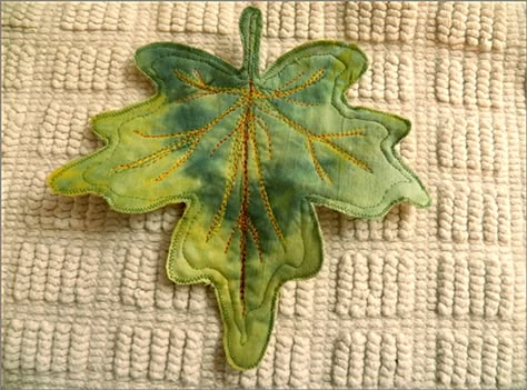 Art Threads: Wednesday Sewing - Leaf Art Coasters - Tutorial, Christmas Gifts? Tovad Ull, Art Coasters, Dry Heat, Leaf Crafts, Thread Painting, Ice Dyeing, Wooden Coasters, Free Motion Quilting, Fabric Projects