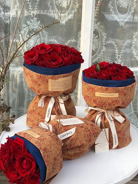 Floral Packaging, Basket Flowers, Flower Shop Design, Flower Decorations Diy, Flower Bouquet Diy, Flower Box Gift, Fresh Flower Bouquets, Creative Flower Arrangements, Flower Gift Ideas