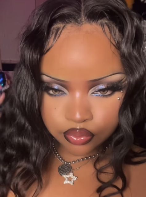 Early 2000s Makeup Black Women, Bride Of Chucky Makeup Black Women, Black 2000s Makeup, Grunge Makeup Looks Black Women, Emo Makeup Looks Black Women, Goth Makeup Looks Black Women, Black Y2k Makeup Looks, Cute Alt Makeup Looks, 2000s Mcbling Makeup