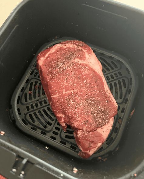 Do you want perfectly cooked medium rare steak every time in your air fryer? Try this recipe for air fryer steak below then! These steaks are keto, low carb, and Weight Watcher friendly. Serve them with some mashed cauliflower and green beans on the side. Striploin Steak In Air Fryer, Air Fryer Steak Recipes Medium Rare, Medium Rare Steak In Air Fryer, Steak In Air Fryer Medium Rare, Air Fry Steak Medium, Air Fry Steak Medium Rare, Cross Rib Steak, Steak In Air Fryer, Steak Medium Rare