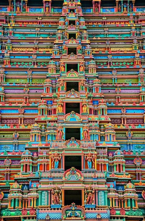 Tamilnadu Culture, Srirangam Temple, Temple Gopuram, Tamilnadu Temples, Meenakshi Temple, Goddess Images, Indian Inspired Decor, Historical Temples, Temple Poster