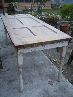 Old Door Tables, Old Door Projects, Porch Wood, Door Table, Old Table, Doors Repurposed, Vintage Doors, Antique Doors, Old Windows