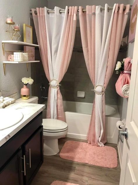 Home Decor Ideas For Women, First Apartment Bathroom Ideas, Pink Bathroom Ideas Modern, Blush Bathroom Decor Ideas, How Decorate Bathroom Ideas, Simple Restroom Decor, Small Bathroom Ideas On A Budget Apartment Decor Master Bath, Shein Bathroom Decor, Pink Restroom Decor Ideas