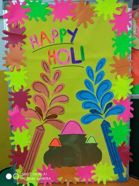 Holi Board Decoration Ideas For School, Holi Board Decoration, Holi Charts For School, Holi Card, Holi Decoration, Holi Painting, Notice Board Decoration, Soft Board Decoration, Handmade Hamper