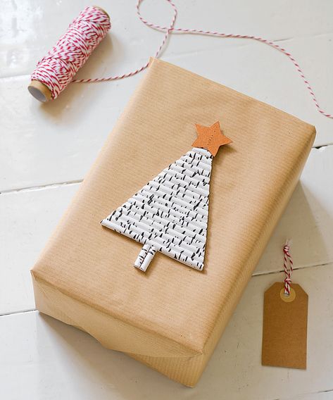 Brown paper wrapping ideas- 13 fun and festive ways to pretty up your presents Gift Wrap With Brown Paper, Brown Craft Paper Christmas Wrapping, Gift Wrapping Brown Paper, Diy Birthday Wrapping Paper, Wrapping With Brown Paper, Brown Paper Gift Wrapping Ideas, Brown Paper Wrapping Ideas, Brown Paper Gift Wrapping, Paper Wrapping Ideas