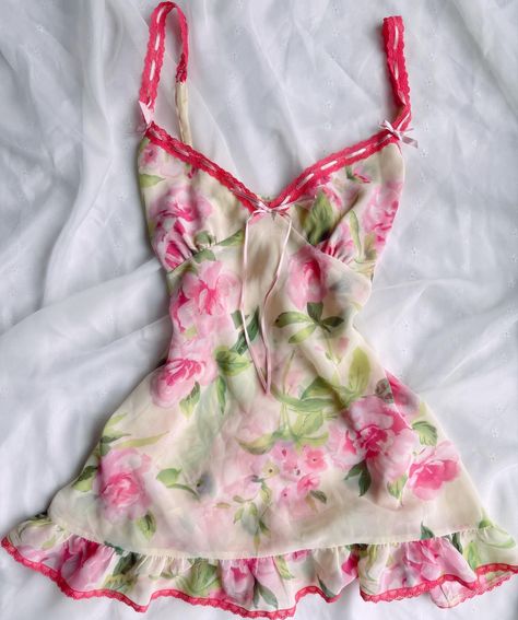 stunning vintage fairy slip dress 🧚🌷💓 this would just be so perfect for spring and summer 🌸 would you wear this dress? 🎀 💌 sold 💌 comment “restock” to let me know you want to see this item again!! 🌸🩷 ♡ ♡ ♡ #y2k #y2kfashion #fairycore #fairycorefashion #pinterestfashion #pinterestoutfit #y2koutfits #coquette #coquetteoutfit #coquettefashion #girlygirl #hyperfeminine #pinkaesthetic #vintagefashion #outfitinspiration Hyperfeminine Outfit, Fairycore Outfit, Fairycore Fashion, Vintage Fairy, Y2k Fairy, Vintage Fairies, Y2k Outfits, Pinterest Outfits, Pinterest Fashion