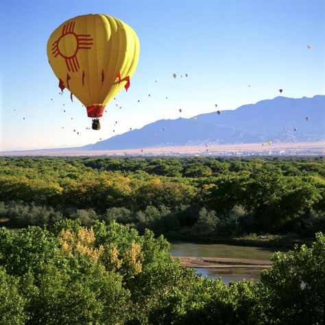 Albuquerque Balloon Festival, Sandia Mountains, Albuquerque Balloon Fiesta, Hot Air Balloon Festival, Mountain Pictures, Albuquerque New Mexico, Air Balloon Rides, Land Of Enchantment, Green City