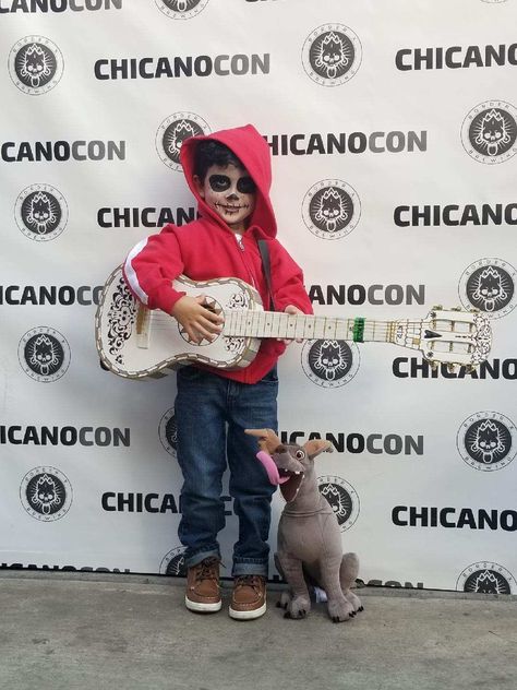 Miguel and Dante Coco Costume, Halloween Ideas, Kids Costumes, Halloween Party, Coco, Halloween Costumes, Party Ideas, Crochet Hats, Halloween