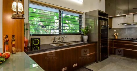 iringalakuda-house-kitchen Kerala Kitchen Designs, Kerala Kitchen, House Plan Kerala, Kerala Home Plans, Kitchen Cabinet Door Styles, Kerala Home, Indian Bedroom Decor, Cabinet Door Styles, Courtyard Design