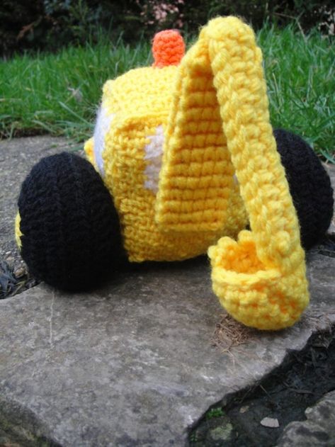 Crochet Digger Boy Crochet, Crochet Toys Free, Crochet Car, Crochet Kids, Boys Nursery, Crochet Things, Haken Baby, Crochet Design, Baby Rattle