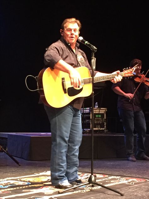 Sammy Kershaw, Real Country Music, Series On Netflix, Netflix Series, Country Music, My Favorites, Tv Series, Music Instruments, Concert