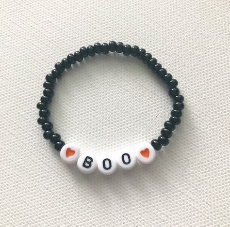 Girls Halloween Outfit, Halloween Gifts for Toddlers, First Halloween Outfit Girl, Halloween Bracele Halloween Beaded Bracelets Diy, Halloween Seed Bead Bracelet, Halloween Beaded Bracelet, Halloween Bracelet Ideas, Fall Bracelets, Cheer Ribbon, Gifts For Toddlers, Treats Halloween, Diy Kandi Bracelets